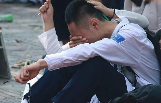 Bộ GD-ĐT nói đề thi không dễ, chuyên gia chỉ căn nguyên