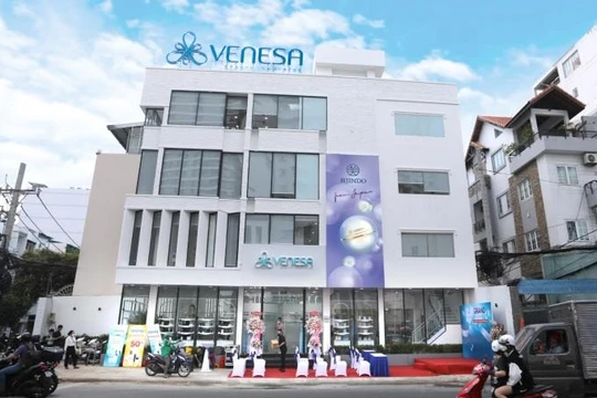 Venesa khai trương trung tâm chăm sóc sắc đẹp thứ 11