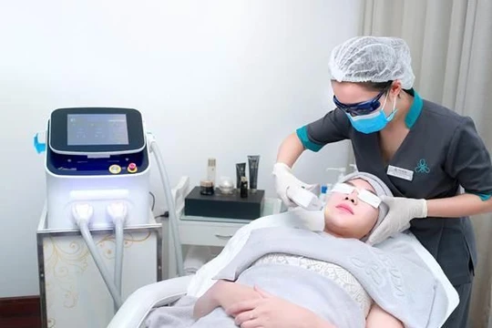 5 năm Venesa chăm sóc nhan sắc Việt