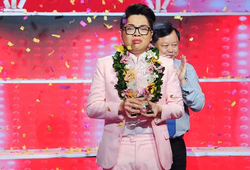 Đức Phúc bật khóc khi giành chiến thắng tại chung kết Giọng hát Việt 2015. Ảnh: Lý Võ Phú Hưng.