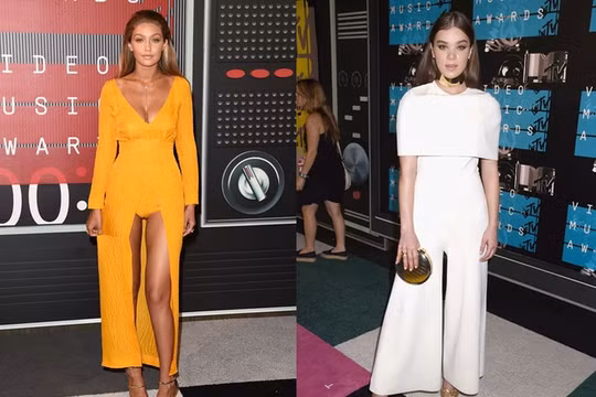 Thảm đỏ MTV Video Music 2015 cũng ghi nhận nhiều ngôi sao mặc đẹp. Gigi Hadid (trái) và Hailee Stenifeld đều chọn trang phục đơn sắc với thiết kế gợi cảm, thanh lịch.