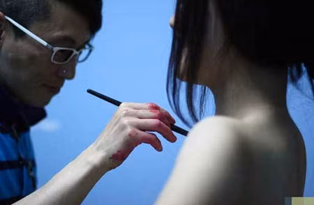 Vẽ mẫu body-painting ở Trung Quốc