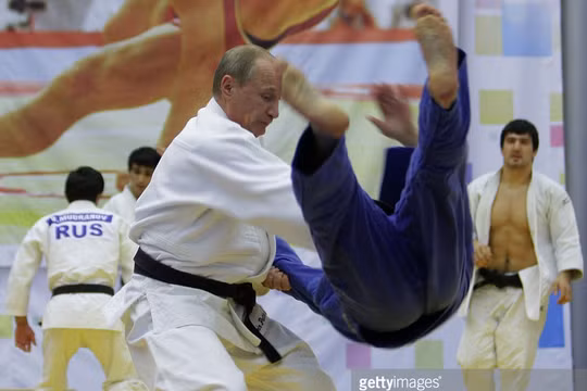 Chiến thuật Judo hết sức tài tình, giúp ông Putin có thể “hạ gục nhanh, tiêu diệt gọn” đối thủ trên đấu trường chính trị