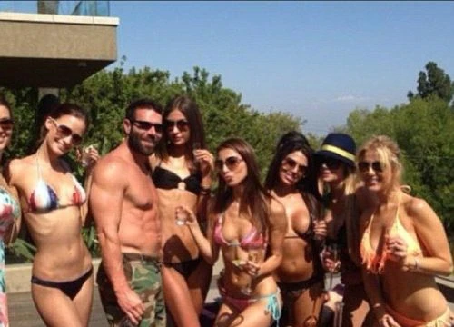 Bilzerian là tay chơi poker chuyên nghiệp