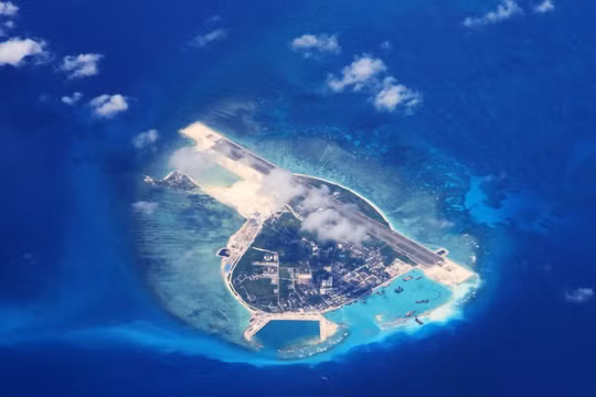 "Mẫu hạm không chìm" đầu tiên của Trung Quốc tên biển Đông 