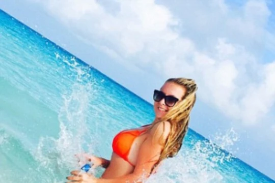 Đối với họ, thú tiêu tiền như rác phải được khoe trên mạng xã hội mới thú vị!