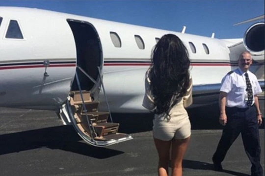 Đi du lịch bằng trực thăng đang được giới nhà giàu Anh ưa chuộng.