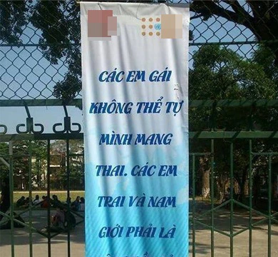 Một băngrôn “khó đỡ” được treo. Ảnh: T.L