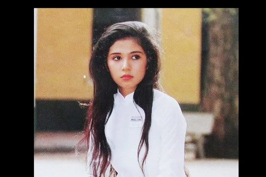 "Người đẹp Tây Đô" Việt Trinh đã bước sang tuổi 43