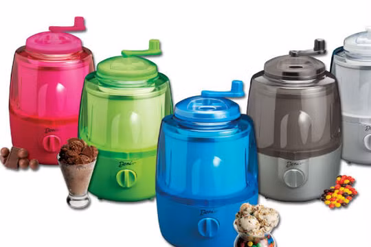 Hiện nay có rất nhiều loại máy làm làm kem có giá thành rất rẻ. Ảnh: Internet