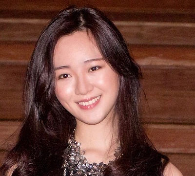 Anh Sa là con gái của Hoa hậu Đền Hùng Giáng My. Cô tròn 21 tuổi vào đầu tháng 8. Giáng My từng chia sẻ về tên của con: "Theo tiếng Hán, Anh Sa có nghĩa là ánh sáng của muối. Tôi muốn con mình sẽ trở thành người hữu ích cho xã hội, như hạt muối không thể 