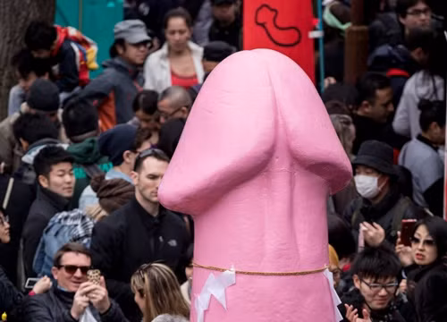 Mô hình khổng lồ của lễ rước