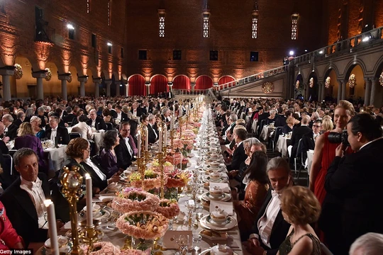 Quang cảnh hoàng tráng của Nobel banquet 2015