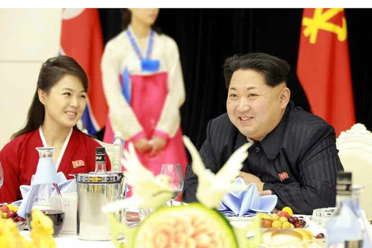 Nhà lãnh đạo Kim Jong Un và phu nhân 