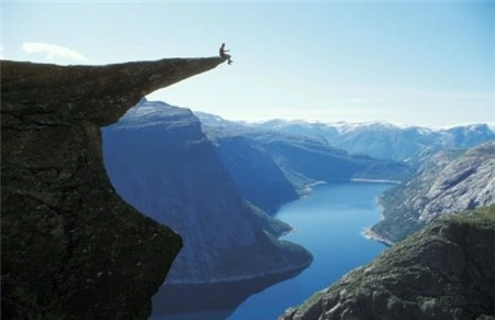 "Lưỡi quỷ" - Na Uy luôn là địa điểm thu hút những du khách thích thám hiểm và sự lãng mạn