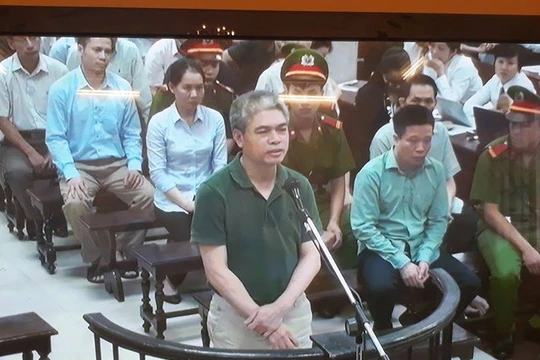 Bị cáo Nguyễn Xuân Sơn trong phiên xét xử sơ thẩm - Ảnh: XT