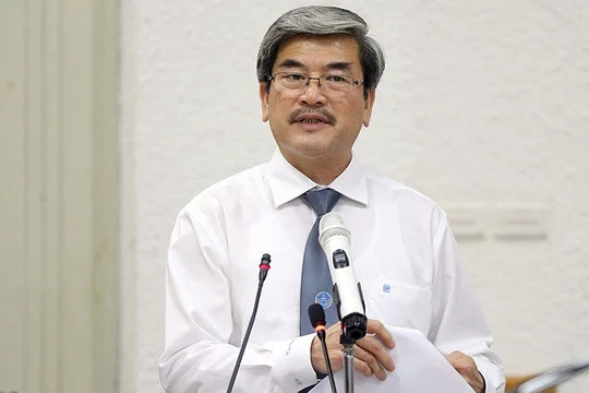 Luật sư Nguyễn Huy Thiệp tại phiên xử đại án OceanBank.