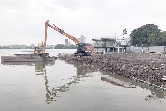 Hà Nội khởi động dự án nạo vét 1 triệu mét khối bùn ở Hồ Tây