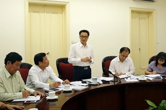 Phó Thủ tướng Vũ Đức Đam: Không được để tình trạng văn nghệ sĩ và cả nhân dân nghi ngờ 'Cái gì Nhà nước bán thì định giá thấp, cái gì Nhà nước mua thì định giá cao'. - Ảnh:VGP