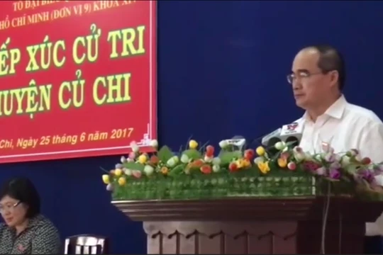 Bí thư Thành ủy TP. HCM Nguyễn Thiện Nhân trả lời cử tri về vấn đề sân gofl trong sân bay 