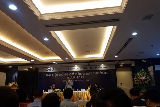 Chủ tịch Quyết phát biểu tại ĐHĐCĐ bất thường 2017.