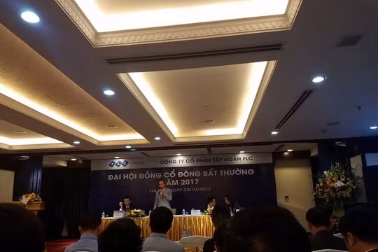 Chủ tịch Quyết phát biểu tại ĐHĐCĐ bất thường 2017.