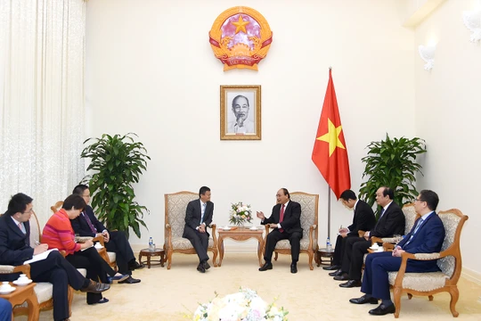 Thủ tướng Nguyễn Xuân Phúc tiếp ông Jack Ma - Ảnh: VGP