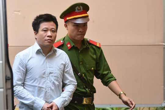 Hà Văn Thắm tại phiên xử chiều 22/9. Ảnh: Việt Hùng.