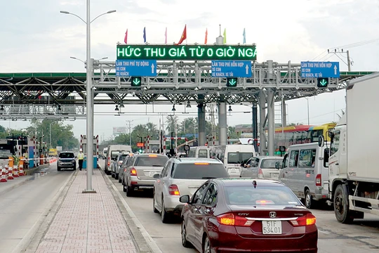 Trạm thu phí BOT Cai Lậy - Ảnh: Bộ GTVT