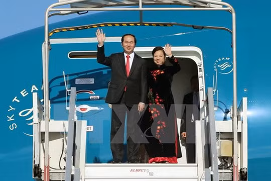 Chủ tịch nước và Phu nhân lên đường thăm chính thức Liên bang Nga, Belarus (ảnh: TTXVN)