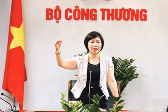 Bà Hồ Thị Kim Thoa