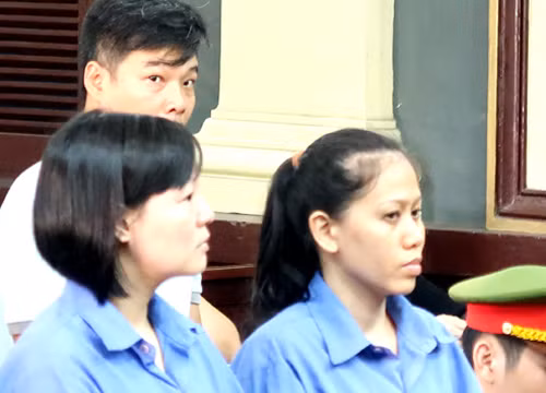 Các bị cáo tại tòa hôm nay. Ảnh: Hải Duyên.