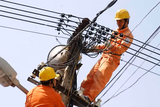 Nhu cầu sử dụng điện thời điểm hiện tại tăng rất cao, tiềm ẩn một số nguy cơ gây sự cố trên hệ thống điện