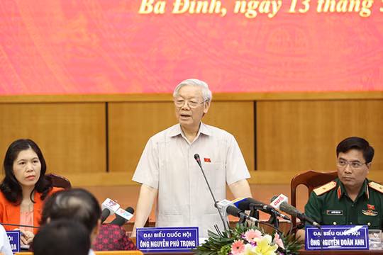 Tổng Bí thư trả lời các chất vấn của cử tri các quận Ba Đình, Tây Hồ (Hà Nội) vào sáng 13.5 - Ảnh: VGP