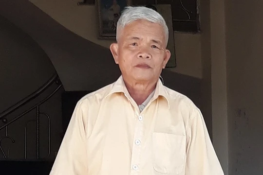 Ông Lại Hồng Bình nhân viên bưu tá Bưu điện huyện Quỳnh Nhai, Sơn La 