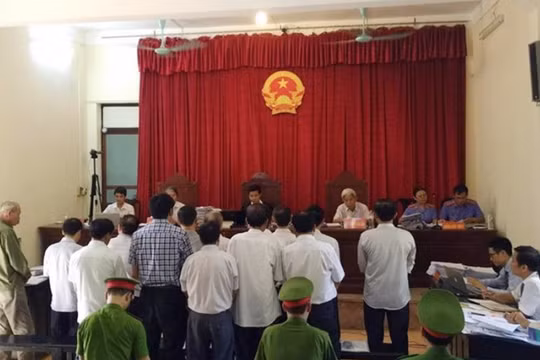 Sáng 9/8, Phiên tòa bước sang phần tranh luận