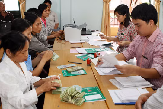 Nguồn vốn gia tăng sẽ được NHCSXH ưu tiên cho vay hộ nghèo, cận nghèo, mới thoát nghèo. Ảnh: Nguồn Internet