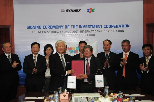 Lễ ký kết giữa FPT và Synnex - Ảnh: FPT