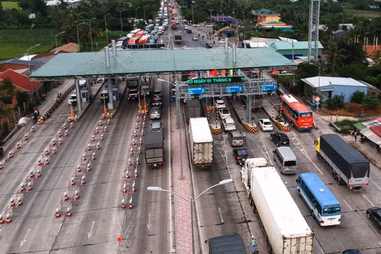 Trạm thu phí BOT Cai Lậy - Nguồn: Dân trí