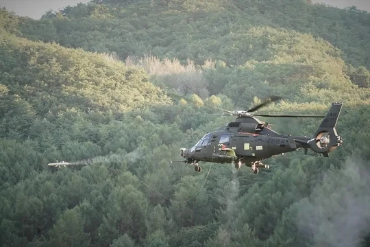 Tên lửa chống tăng có điều khiển (ATGM) không đối đất TAipers (Cheongeom). Ảnh DAPA