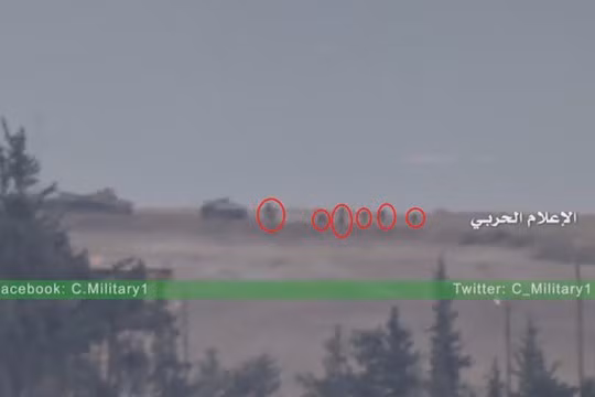 Những tay súng Hồi giáo cực đoan hốt hoảng tháo chạy dưới mưa đạn