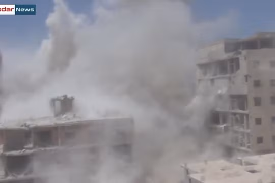 Hỏa lực dữ dội dìm thành phố vệ tinh Darayya vào khói lửa