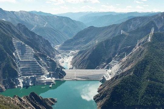 Cụm nhà máy thủy điện - Quang điện tử lớn nhất thế giới của Trung Quốc. Ảnh CGTN