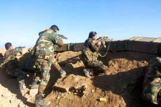 Binh sĩ quân đội Syria trên chiến trường Deir Ezzor