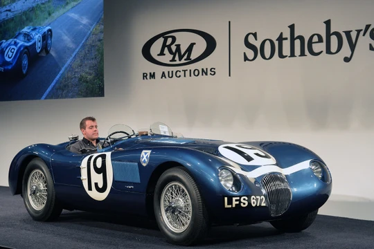 1956 Ferrari 250 GT Berlinetta Competizione 'Tour De France' giá $13.2 Million