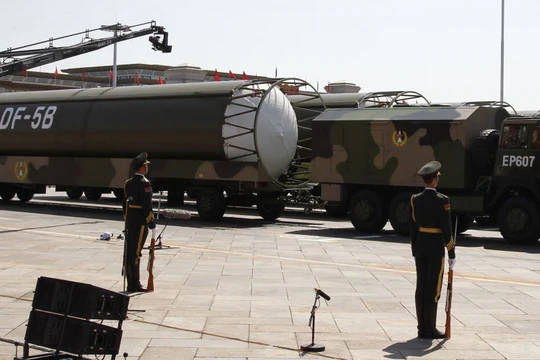 Vũ khí trang bị tham gia duyệt binh trên thao trường khu tự trị Nội Mông