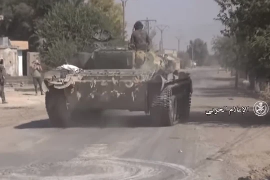 Các đơn vị đặc biệt tinh nhuệ lực lượng Tiger tiến công trên vùng nông thôn tỉnh Deir Ezzor - ảnh video truyền thông quân đội Syria