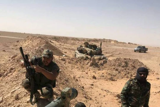 Lực lượng vũ trang địa phương NDF trên chiến trường Al-Sukhnah - Deir Ezzor - ảnh truyền thông NDF