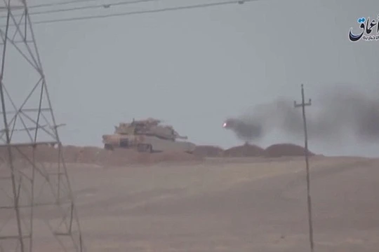 Tên lửa chống tăng Kornet bay đến mục tiêu