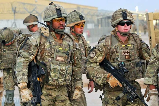 Binh sĩ Anh tham chiến trên chiến trường Ukraina